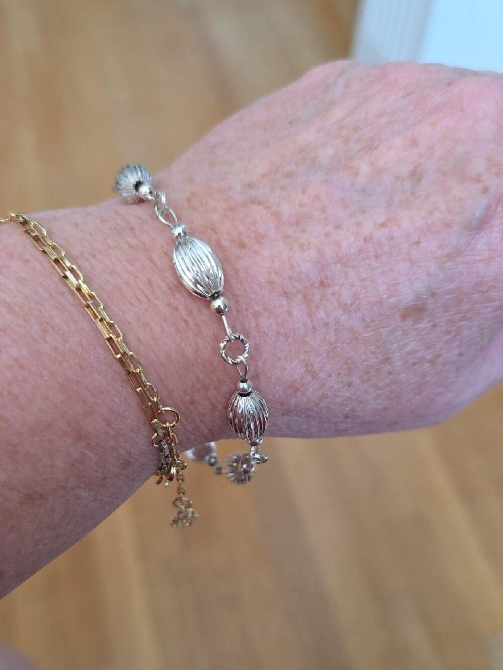 Sterling Silver 925 Ribbed Bead Fluted Bead Feminine Bracelet Size 9 - Picture 5 of 8